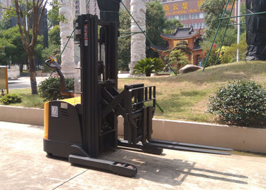 Kontrol Katup Magnetik Gudang Forklift Truk Mencapai Tipe 1500kg Kapasitas