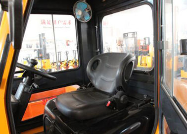 Pneumatik Ban Empat Roda Forklift Dengan Rendah Emisi 6000mm Lifting Tinggi