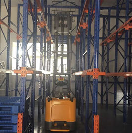 Counter Balanced Gudang Forklift Truk Lifting Tinggi 5.6m Struktur Kompak