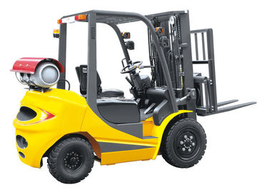 LPG 2.5 Ton Empat Roda Forklift 18km / H Travel Speed ​​CE Sertifikasi